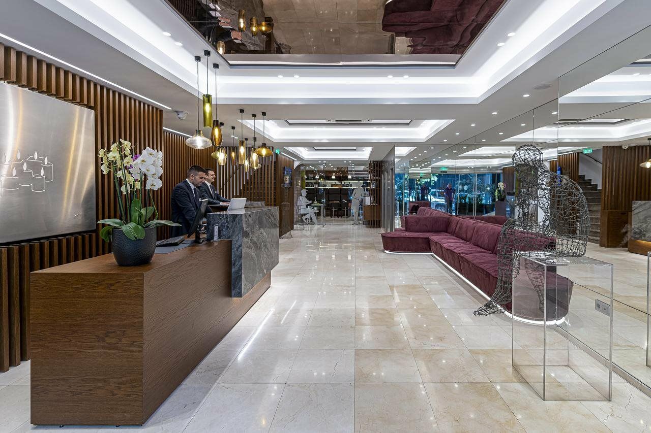 Polis Grand